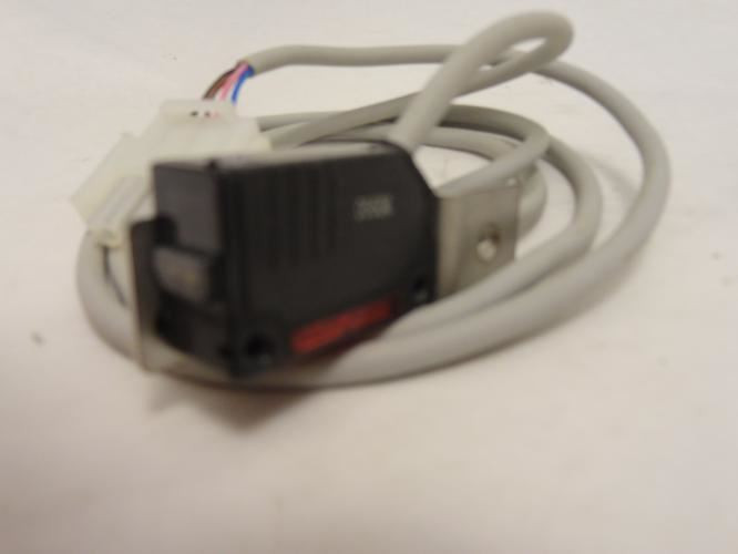 Pepperl ML17F-54/103/115; Photoelectric Sensor; 10-30VDC