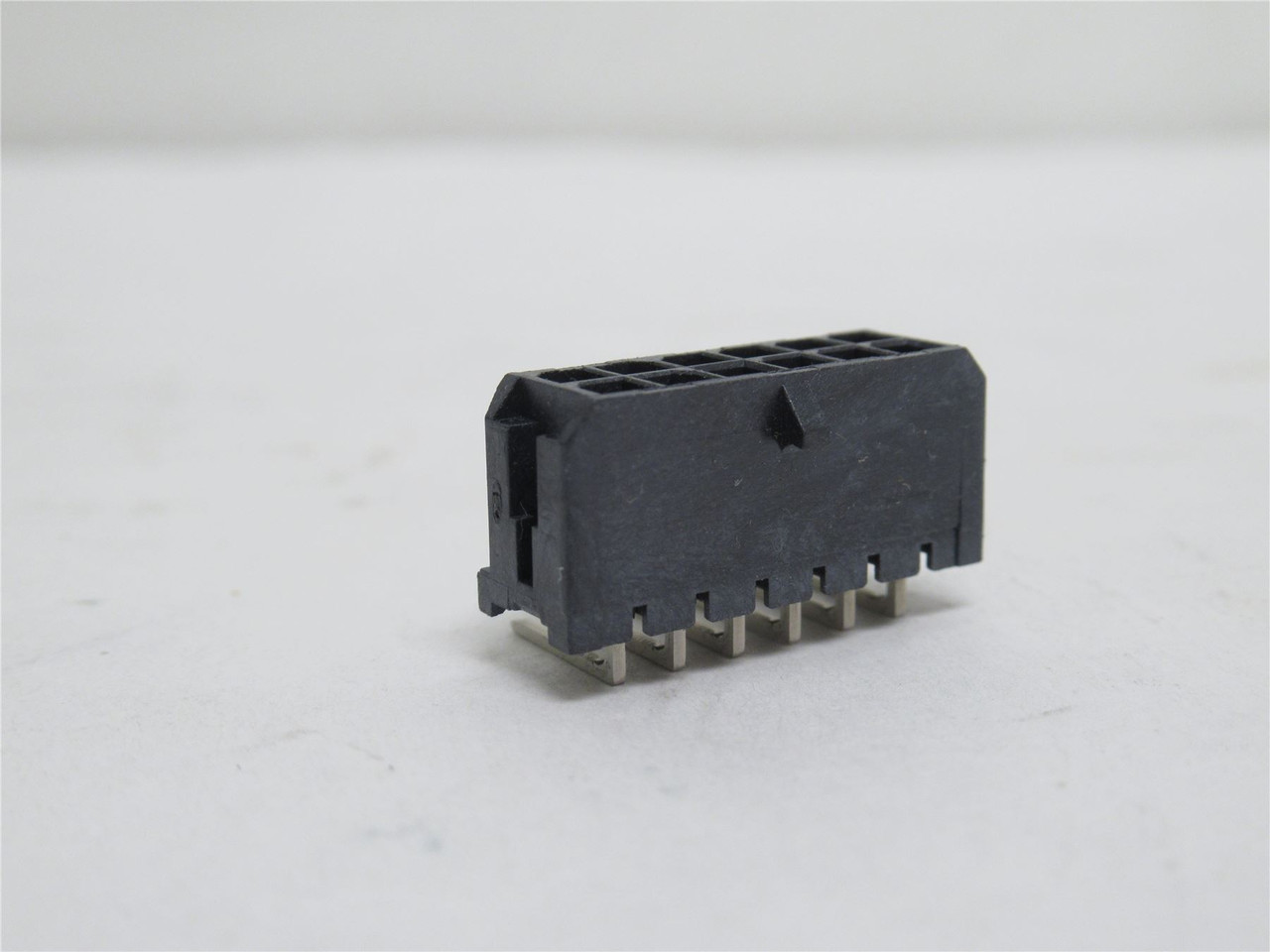 AMP 43045-1202; Lot-5 Header Connector; RA; 12Pos; 2-Row