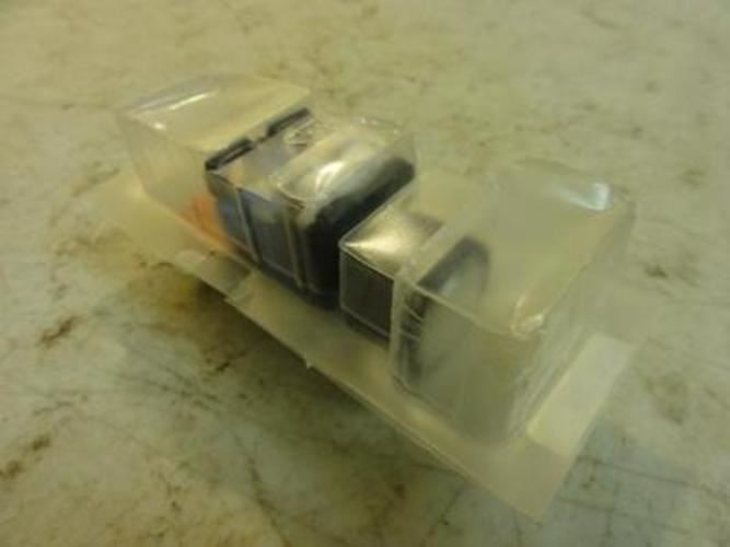 Fuji AR22E0M-11E3W; Push Button; White; 30V; 1W (1)NO/(1)NC