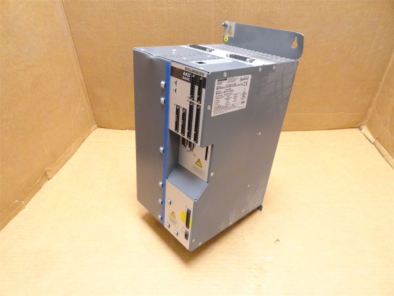 Kollmorgen AKD-T04807-ICAN-E091; Servo Drive(Dented Case)