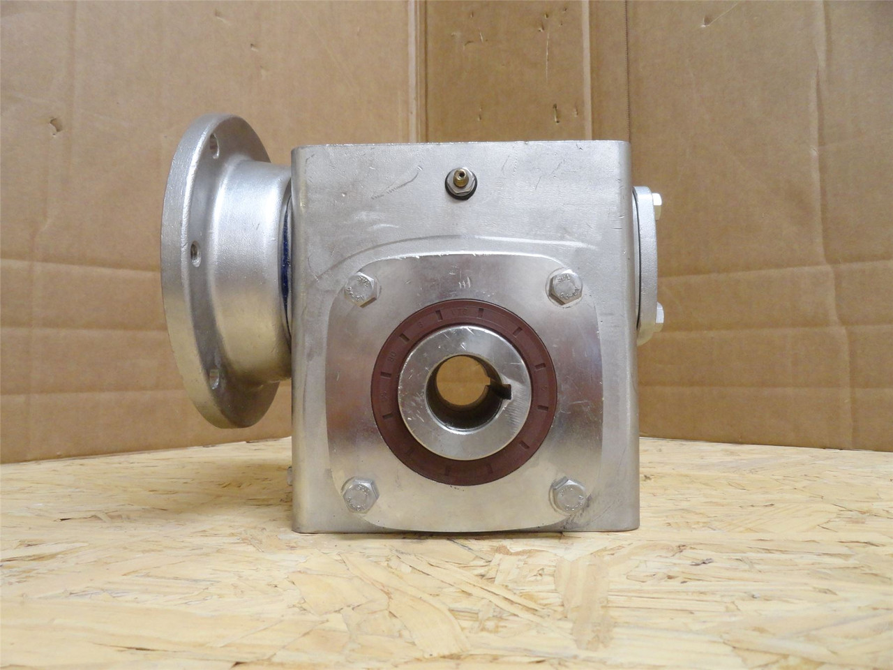 D&F 37.SDF5B121; Gear Reducer; 7-1/2:1 Ratio; SS Case