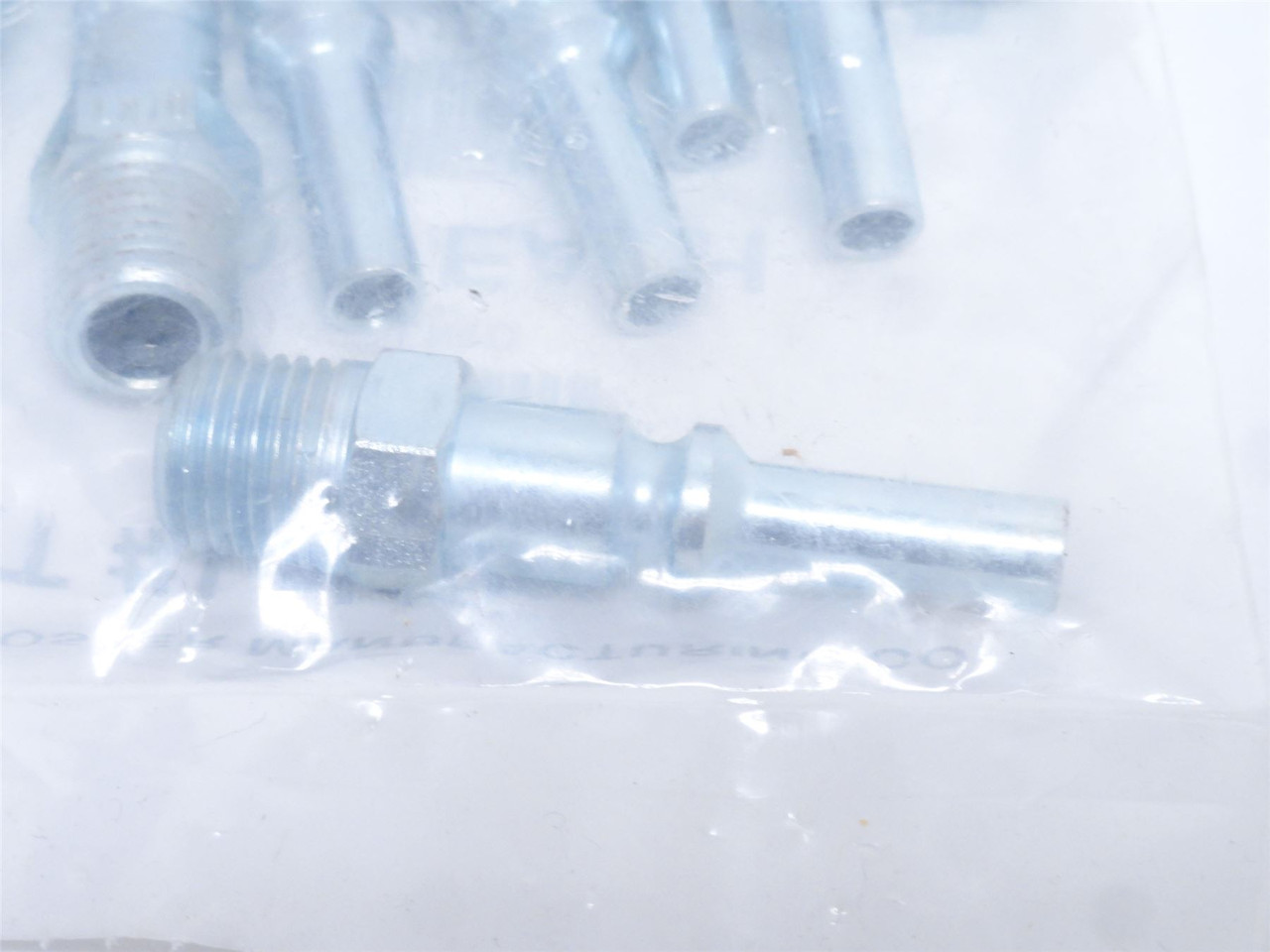 Foster LN10; Bag-10; Pneumatic Plugs; 1/4NPT x 1/4" Barb
