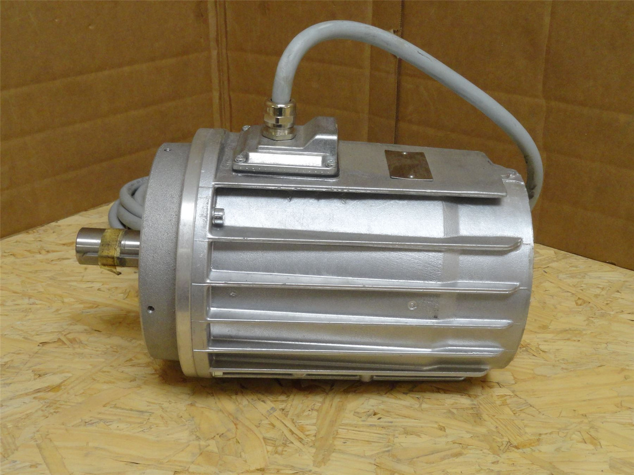 Emod TM100L/2; Wired AC Motor; 0.75kW; 415-480V; 3540RPM; 3PH