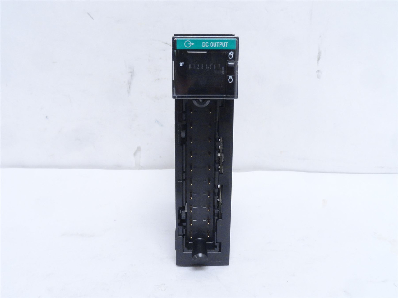 Allen-Bradley 1756-OB8; Controllogix 8-P; 12/24VDC D/O Module