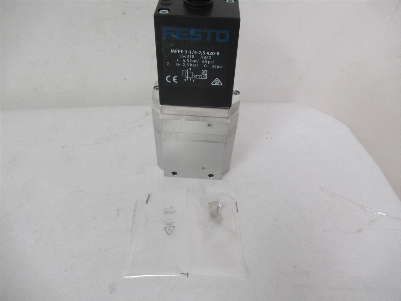 Festo MPPE-3-1/4-2.5-420-B; Pressure Reg G 1/8" 6 BAR 4-20 MA