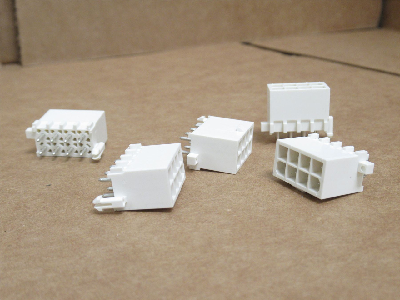 AMP 1-794065-0; Lot-5 Pin/Socket Connector 8-Pos; 2-Row; 600V