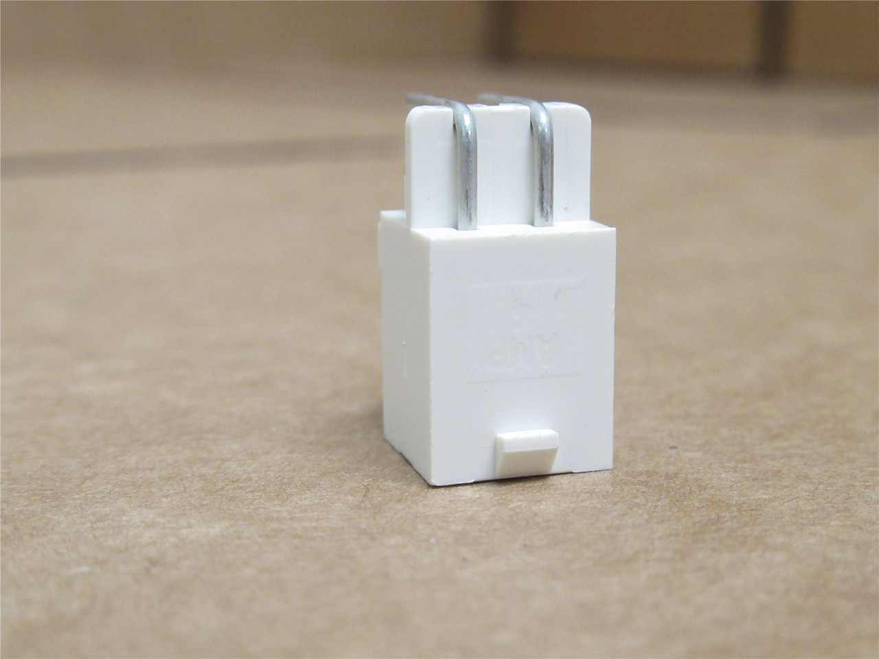 AMP 1-770968-0; Lot-10 Connector Header; RA; 4Pos; 600V 2-Row