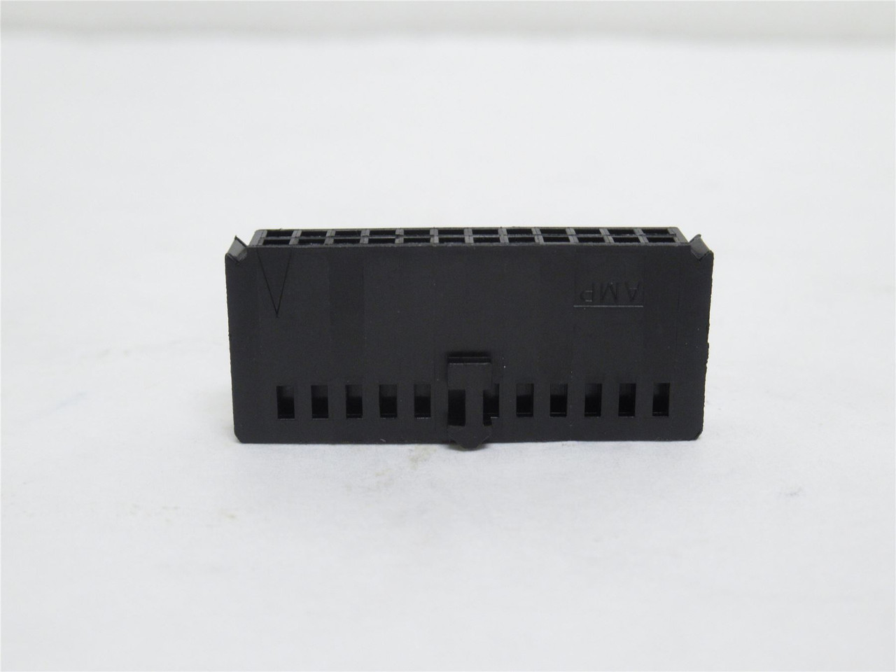 AMP 102387-5; Lot-5 Connector Housing; 24Pos; Dual Row