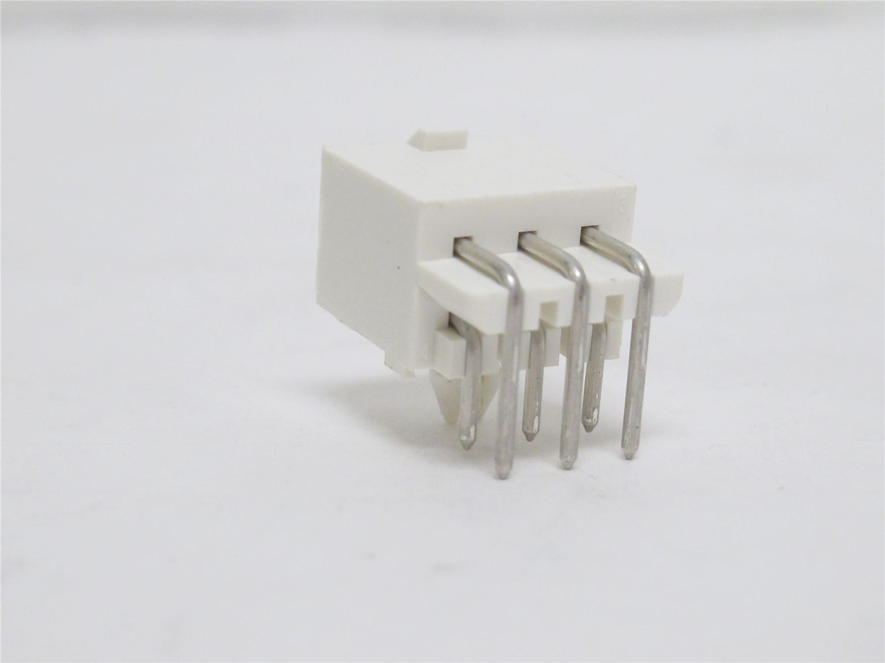 AMP 770969-2; Lot-5 Connector Header; RA; 6Pos; 4.14mm