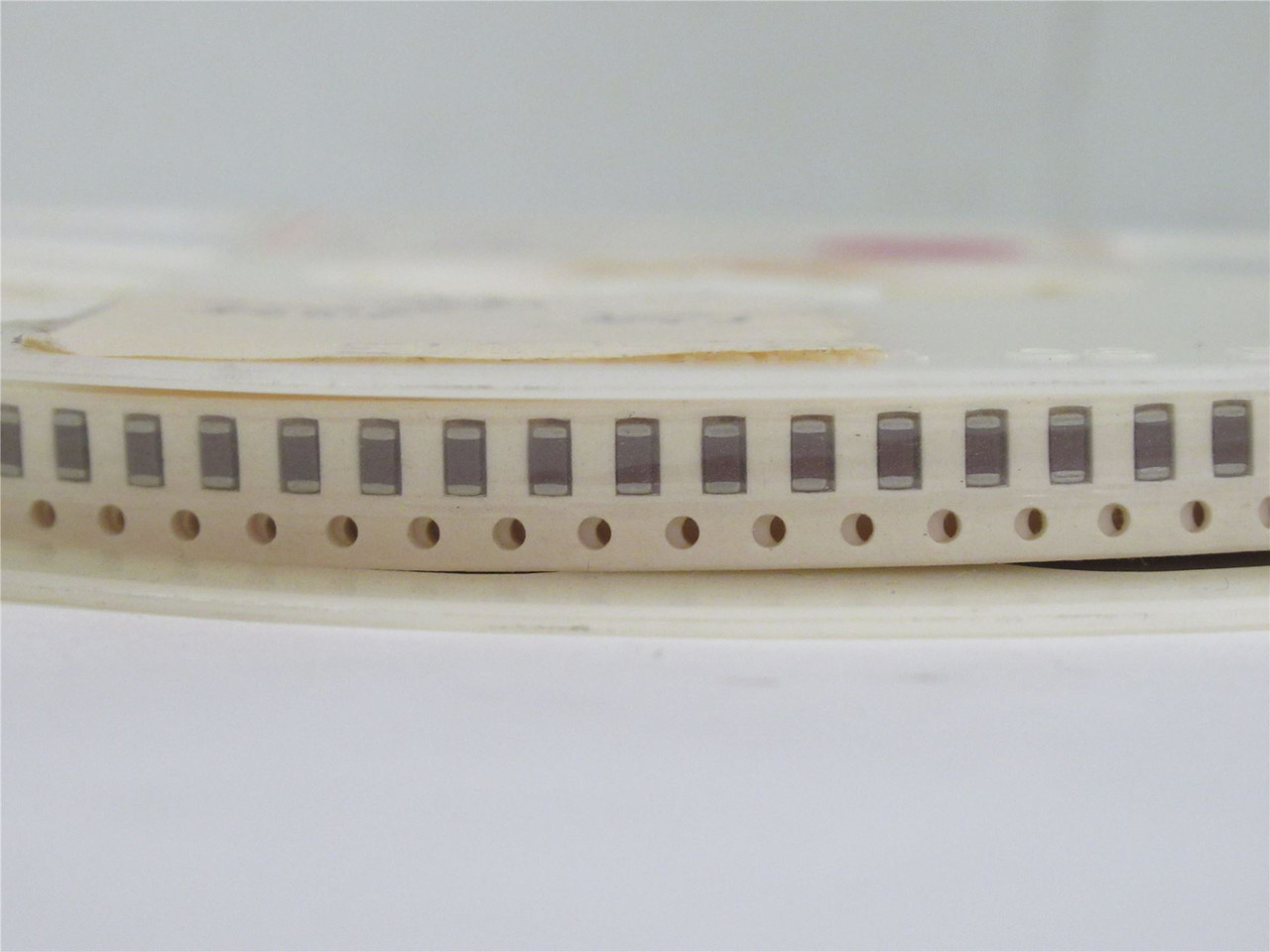 Venkel C1206C0G500-330KNE; Lot-3800 Ceramic Capacitor 33pF