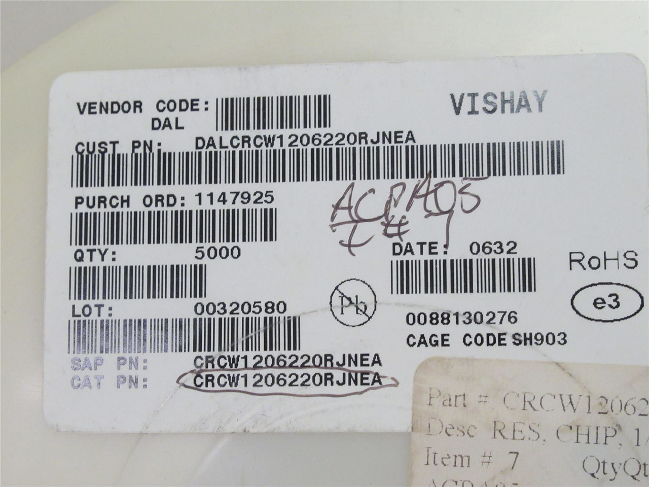 Vishay CRCW1206220RJNEA; Lot-4500 Chip Resistor; 220ohm 1/8W