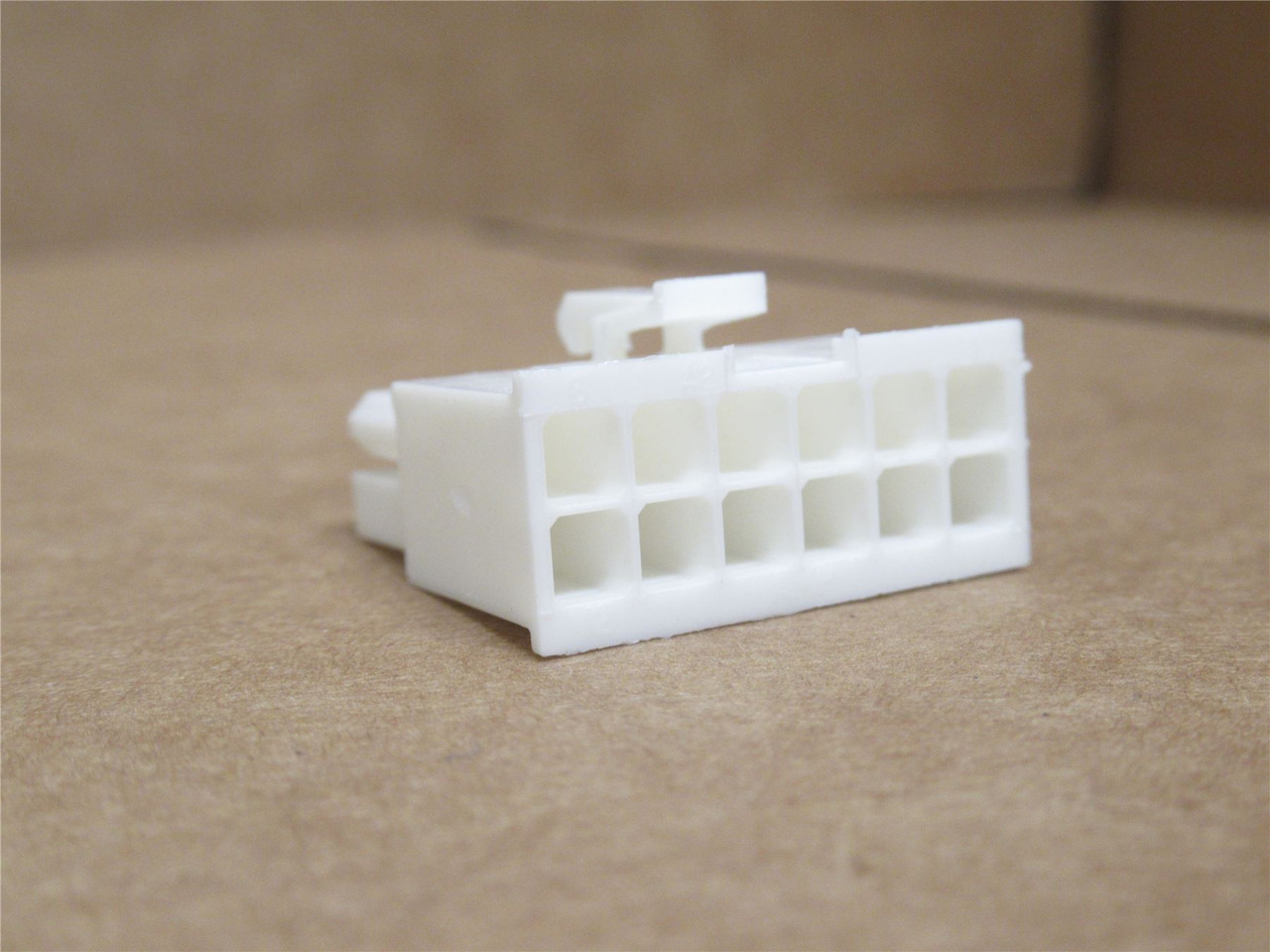 AMP 770581-1; Lot-10 Socket Connectors; 12Pos; 2-Row; 600VAC