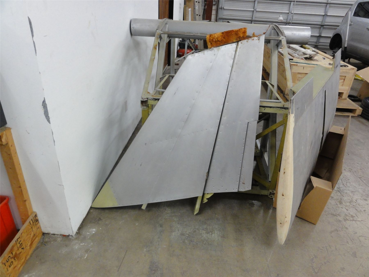 Bede BD-4B; BD-4B Fuselage parts w/Center Spar &Tail feathers