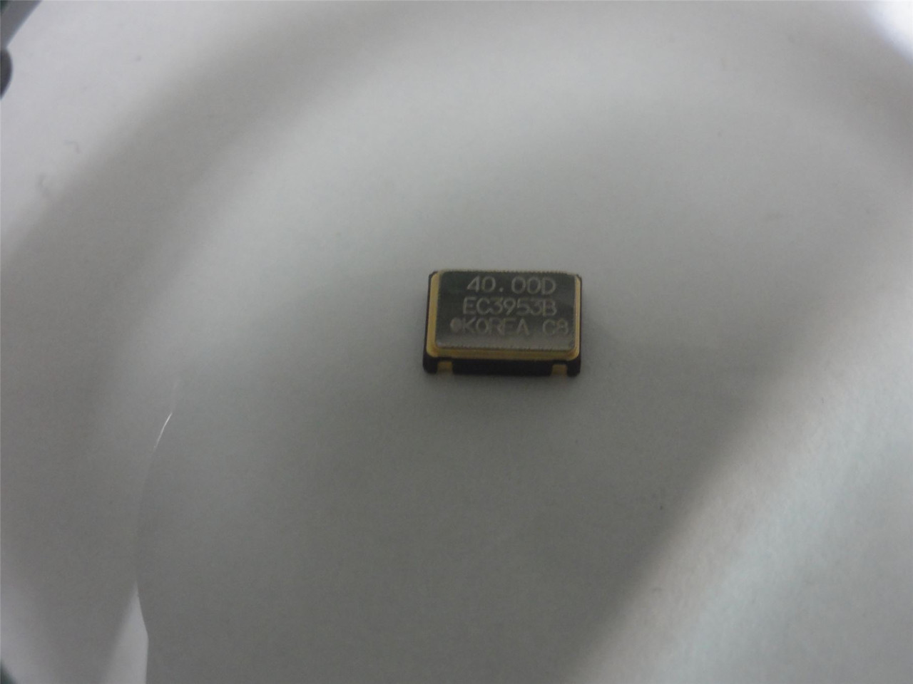ECS ECS-3953M-400-B-TR; Lot-8 SMD Clock Oscillators; 40 MHz