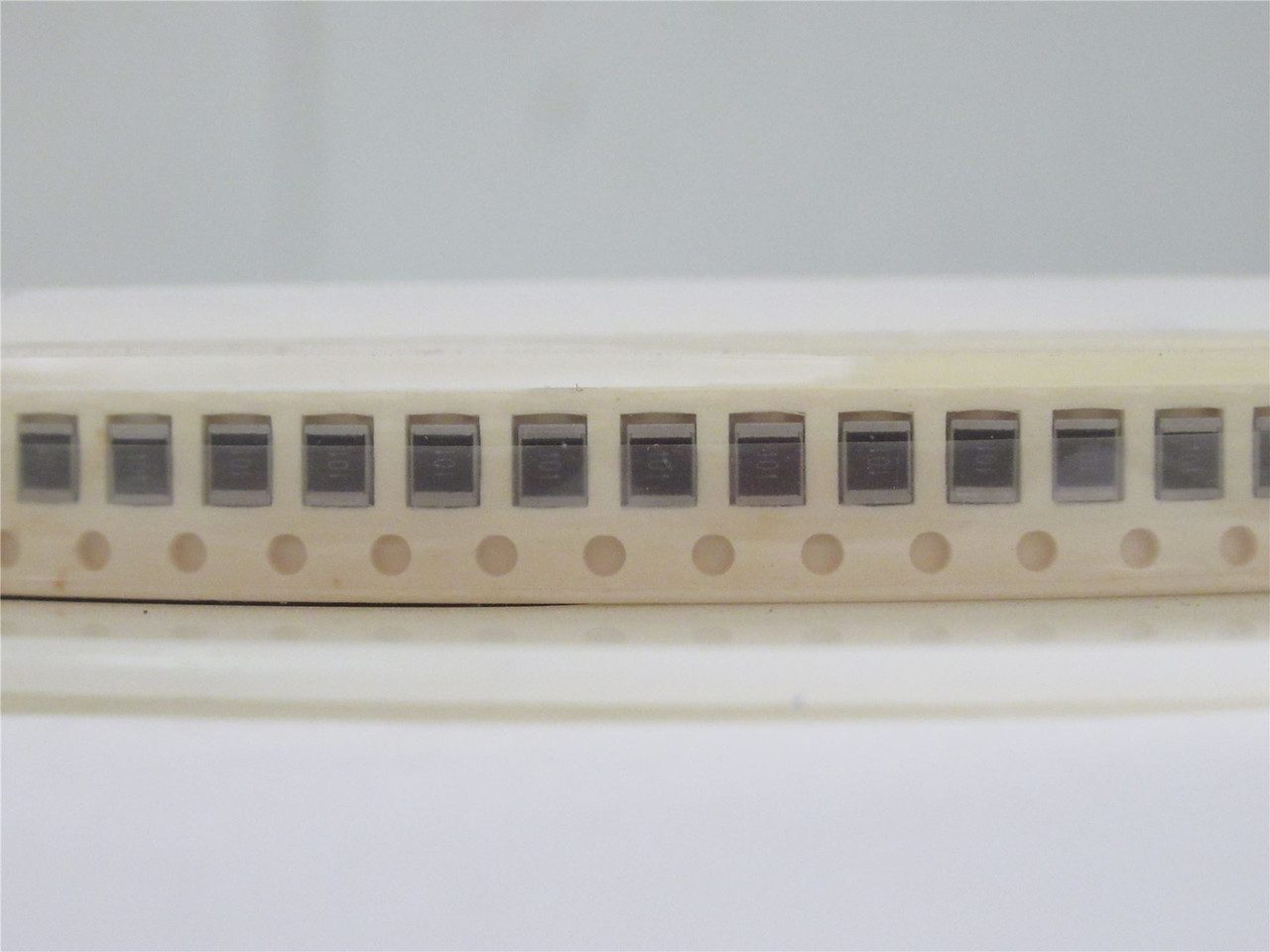 Venkel CR1210-4W-101JT; Lot-3500 Chip Resistor; 100ohm