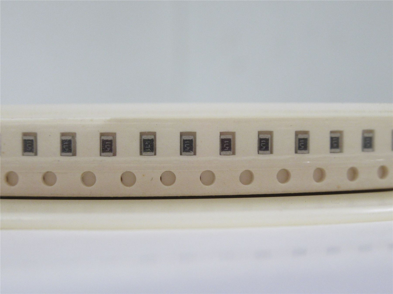 Venkel CR0805-10W-471JT; Lot-4900 Chip Resistor; 470ohms