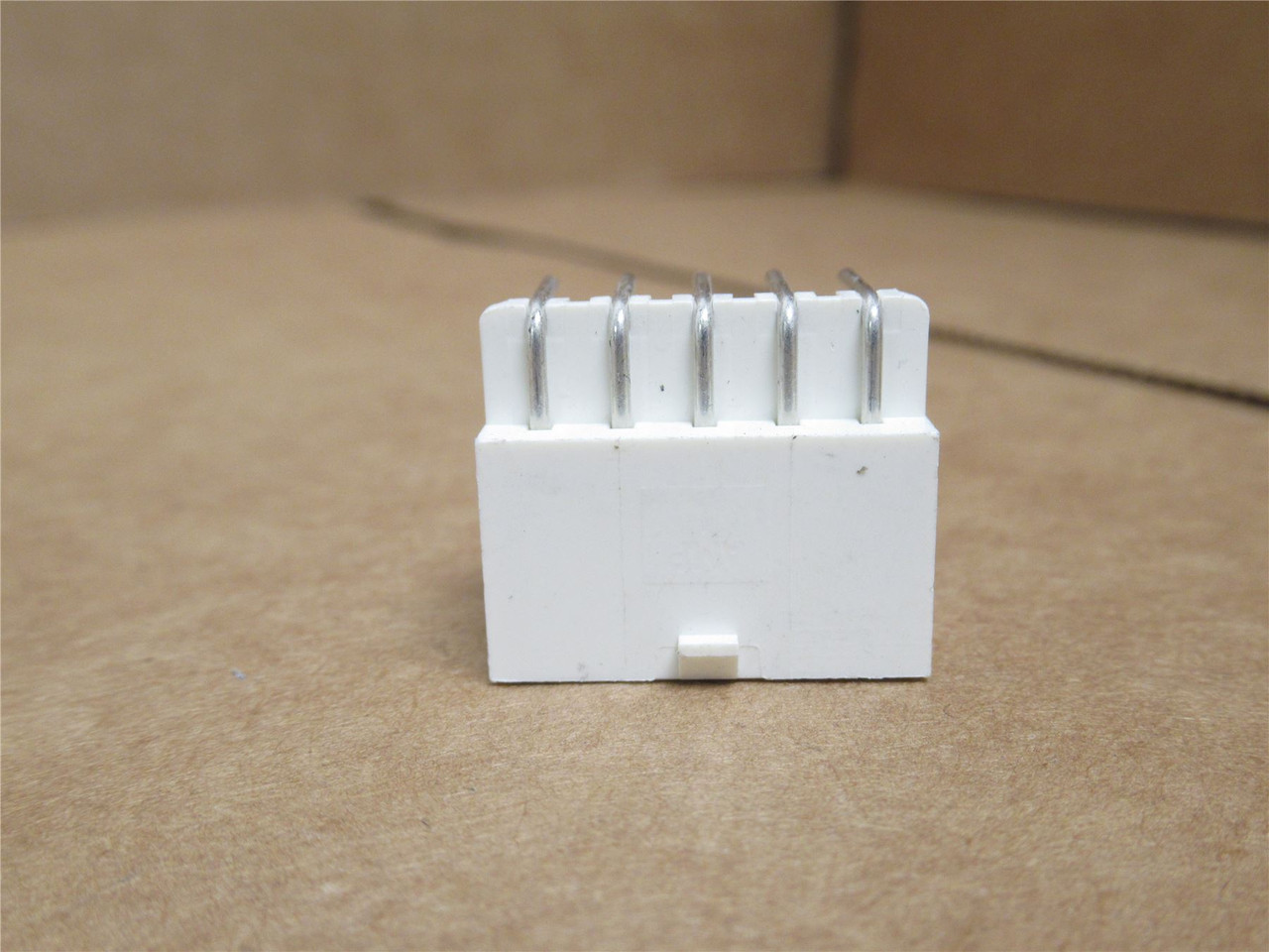 AMP 1-770971-0 ; Lot-5 Pin/Socket Connector; RA; 10Pos; 600V