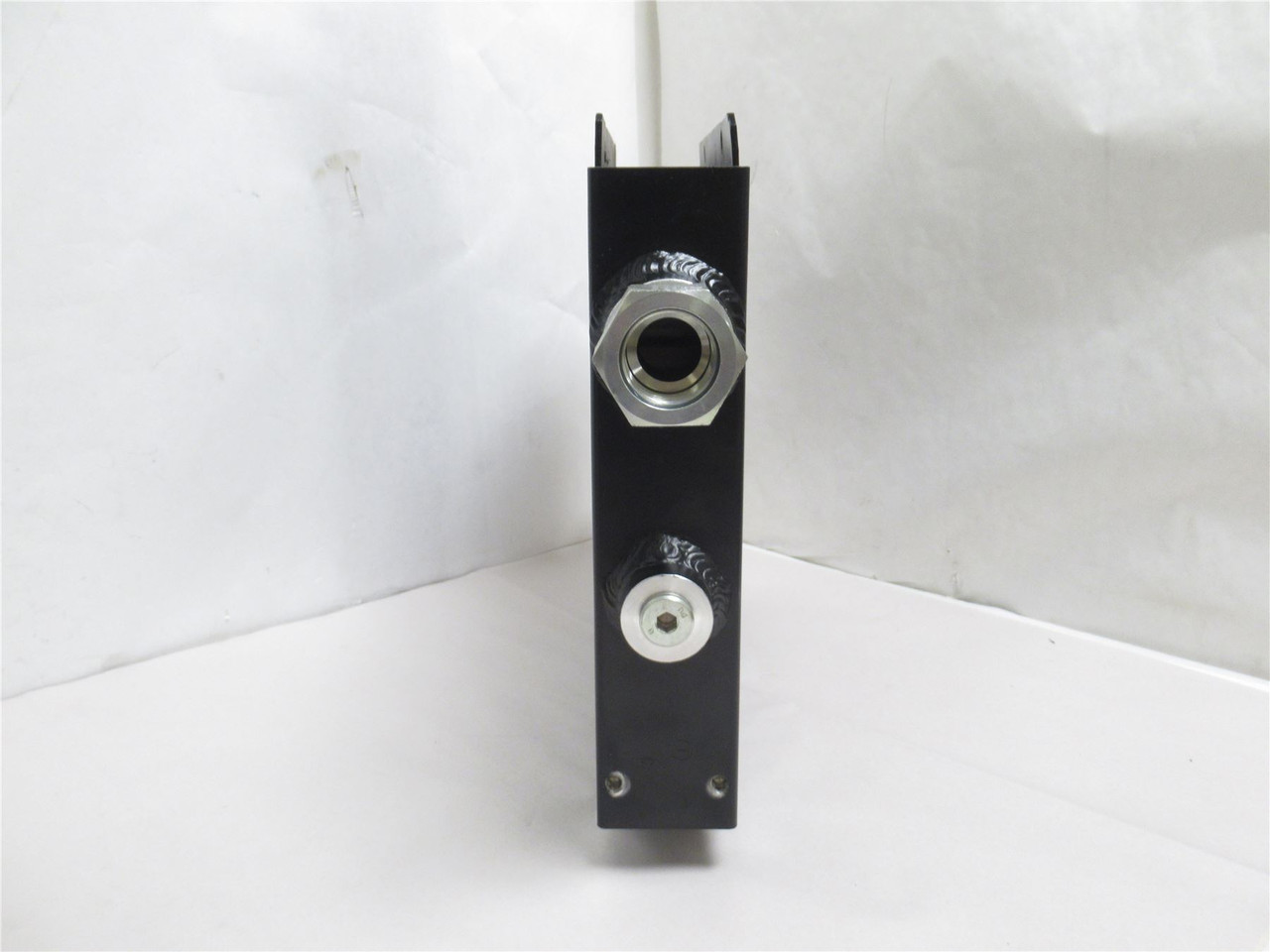 AKG 6892.008.1000; Hydraulic Oil Cooler 4UJD7; 2 To 30GPM