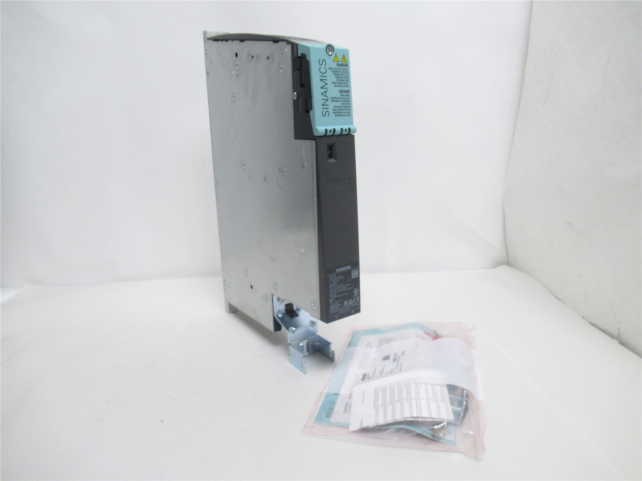 Siemens 6SL3120-2TE15-0AD0; Double Motor Module 600VDC/400VAC