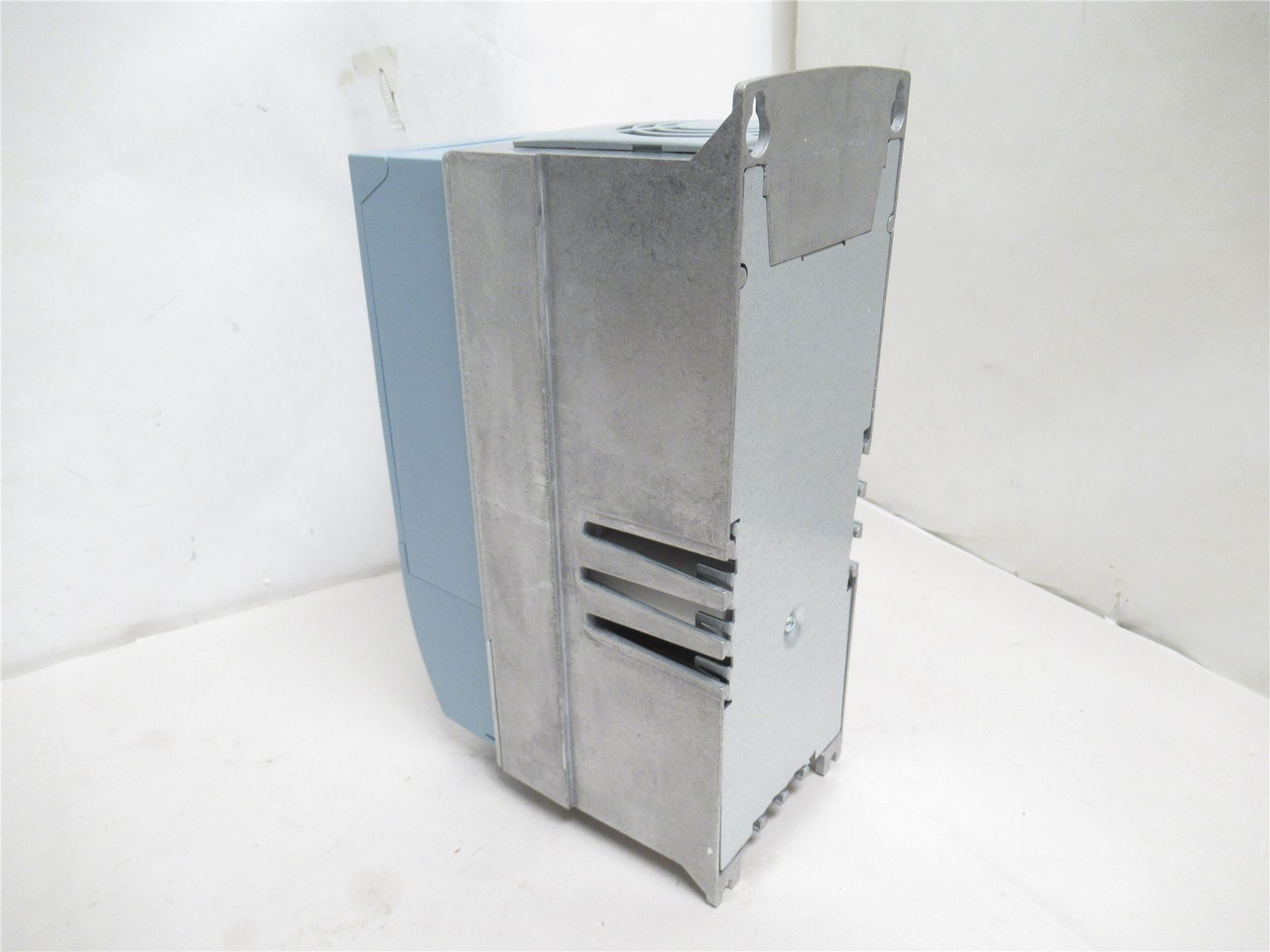 Vacon NXS00075-A2H1SSS-A1A2000000; AC Drive 136F0438 5HP 480V