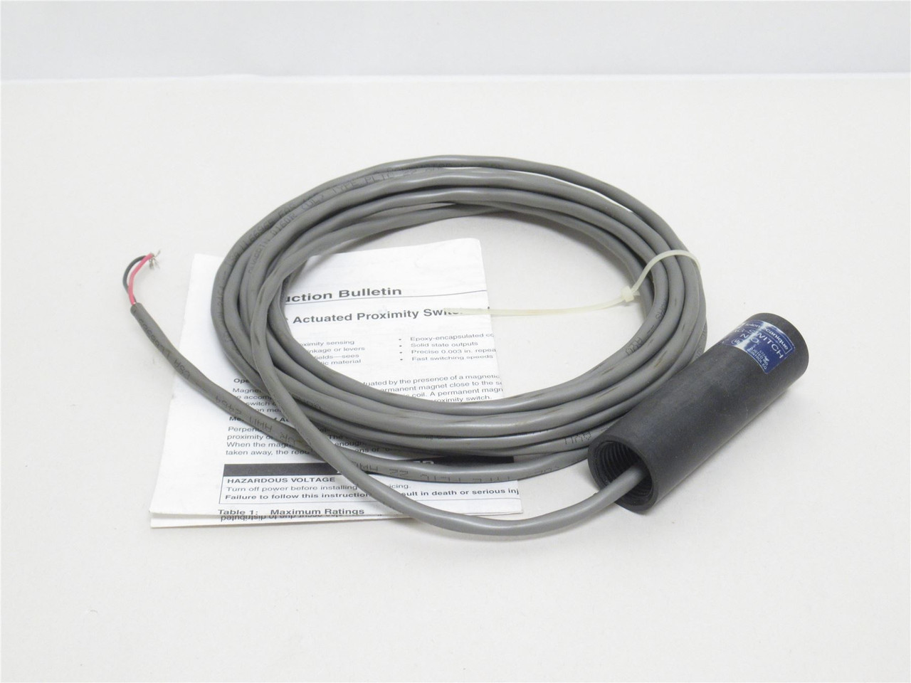Telemecanique SGA8038L05; Prox-Sensor Limit Switch; 120VAC