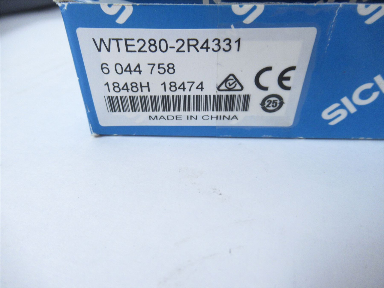 SICK WTE280-2R4331; Photo Sensor Retro Reflective  PE NPN Red