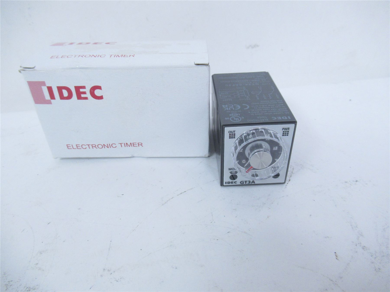 IDEC GT3A-6AF20; Timer one shot On delay 100-240VAC 01.s-180h