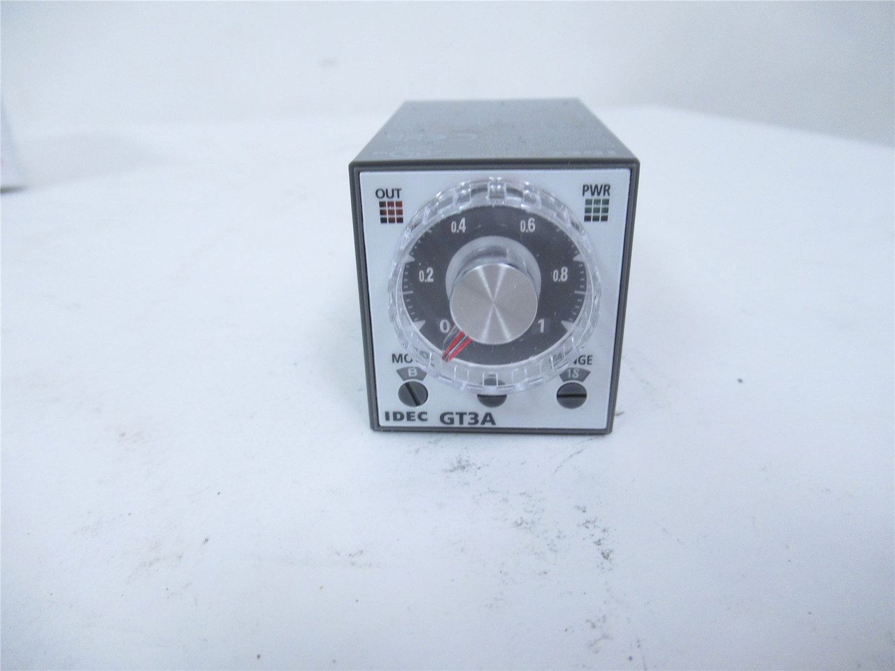 IDEC GT3A-6AF20; Timer one shot On delay 100-240VAC 01.s-180h