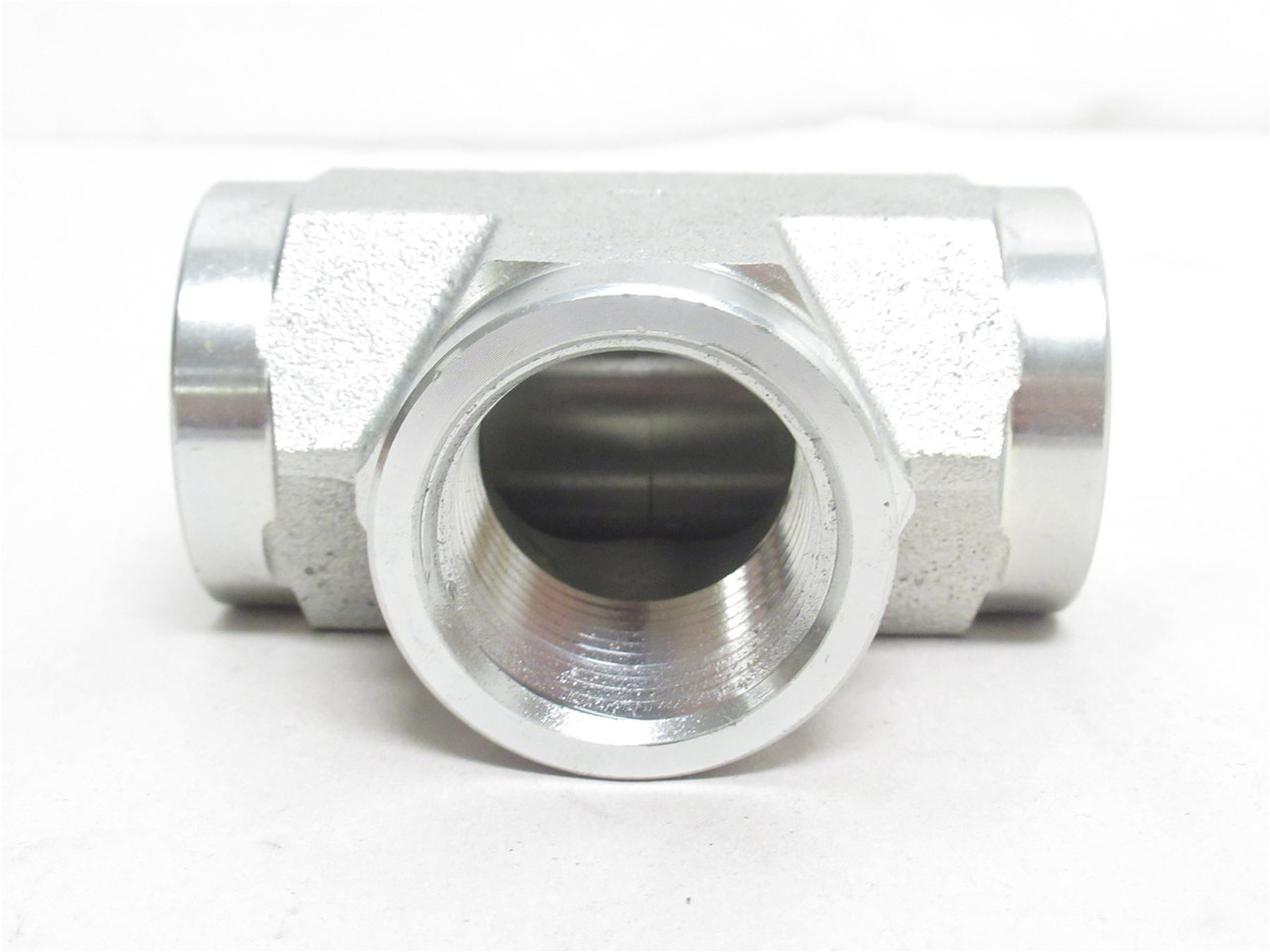 Discount Hose 5605-16-16-16; Pipe Tee; 1NPT x 1NPT x 1NPT