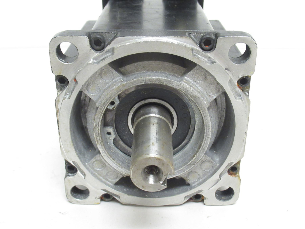 Allen-Bradley MPL-A420--HJ72AA; Servo Motor; 2.8HP; 240VAC