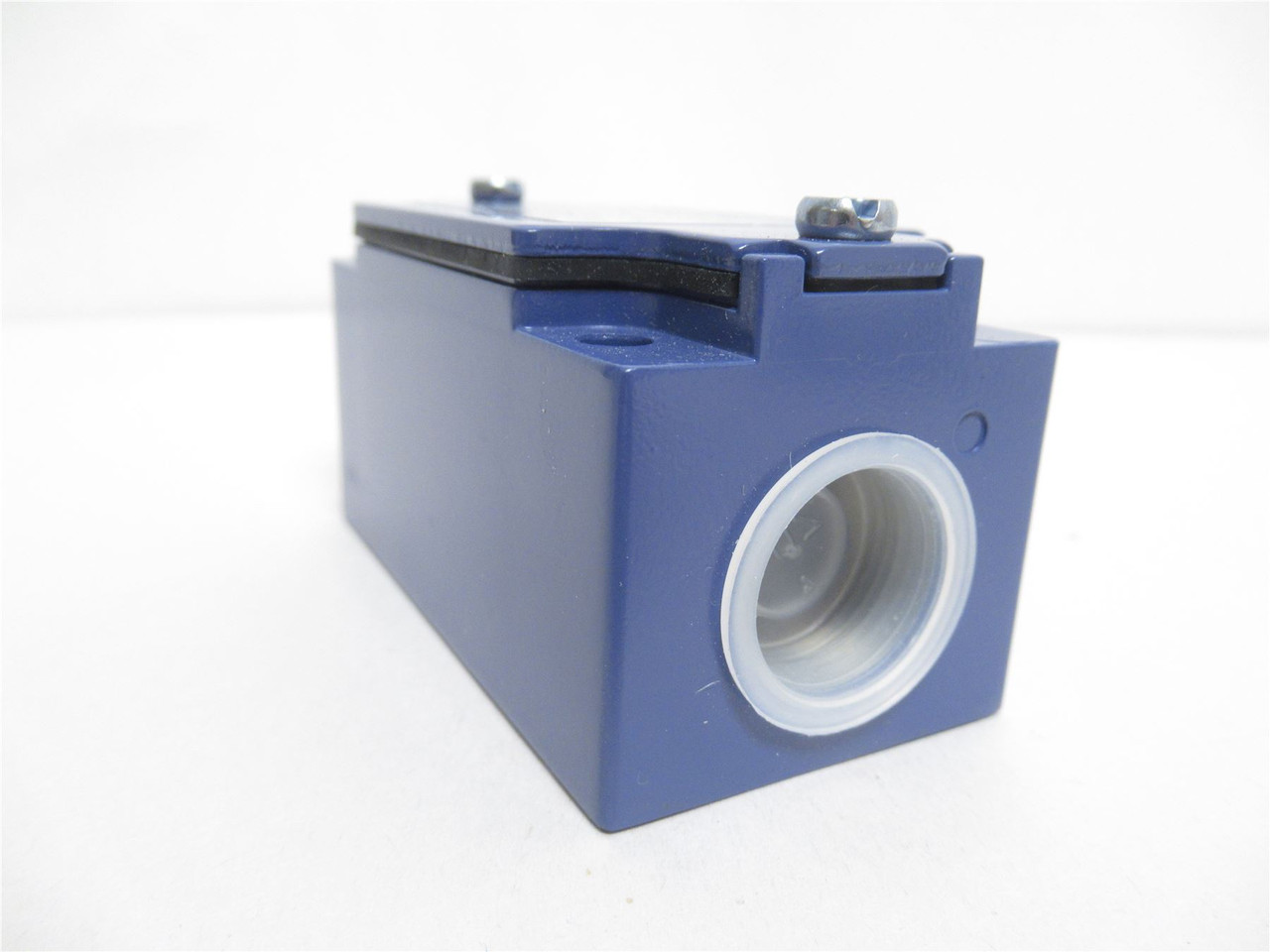 Telemecanique XCKJ1305955; Limit Switch; 3A; 240VAC+OPT