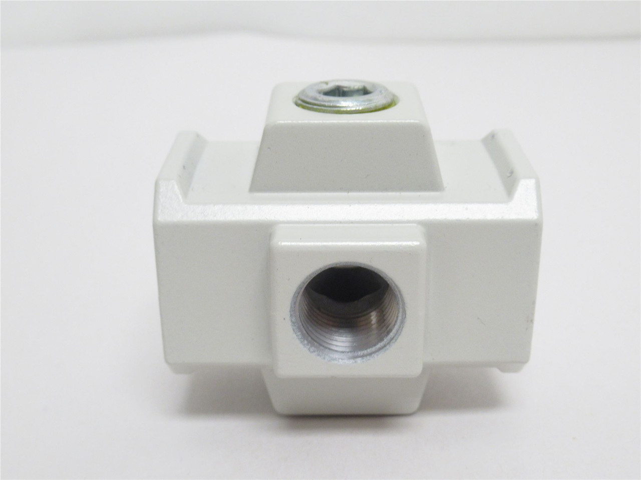 SMC Y54-F04-A; Cross Spacer; 1/2NPT; No Size Rating