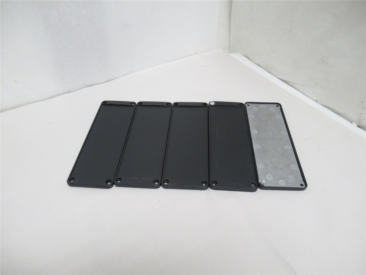 Hammond 1457TEP-10; Lot-5 Black Aluminum End Panels