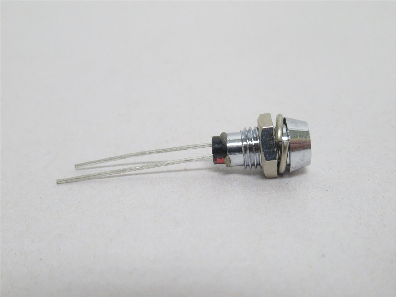 Dialight 6762111110F; Lot-3 Red LED Panel Indicators 2V; 20mA