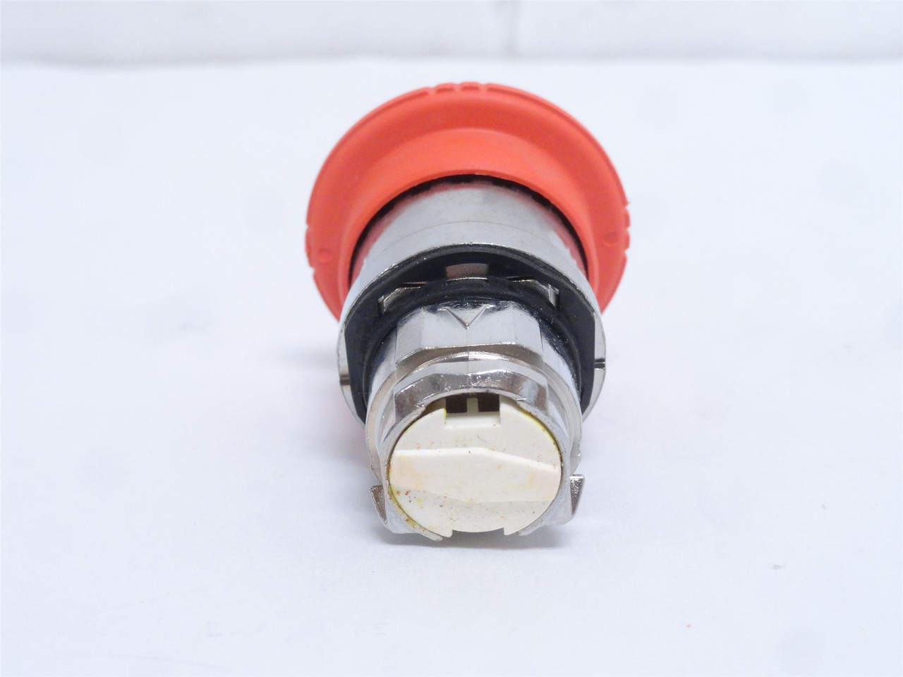 Schneider ZB4BS844; Red Push Button Head; 22mm; Momentary