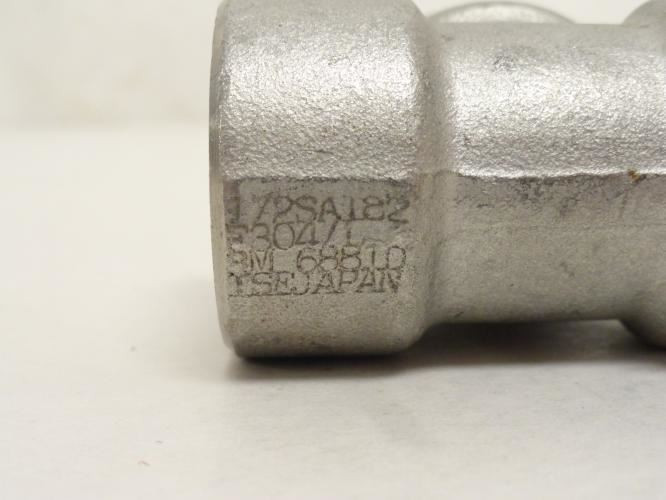 Industry-Std 2UE33; Socket Weld Pipe Union Tee SS-304 1/2"