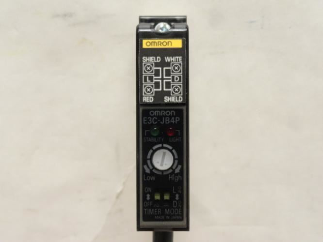 Omron E3CJB4P; Photo Sensor Amplifier; PNP Block Style 12-24VDC