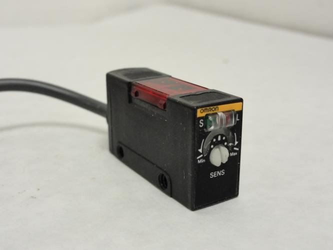 Omron E3S-R62; Photo Sensor; 10-30VDC; 2m Cable