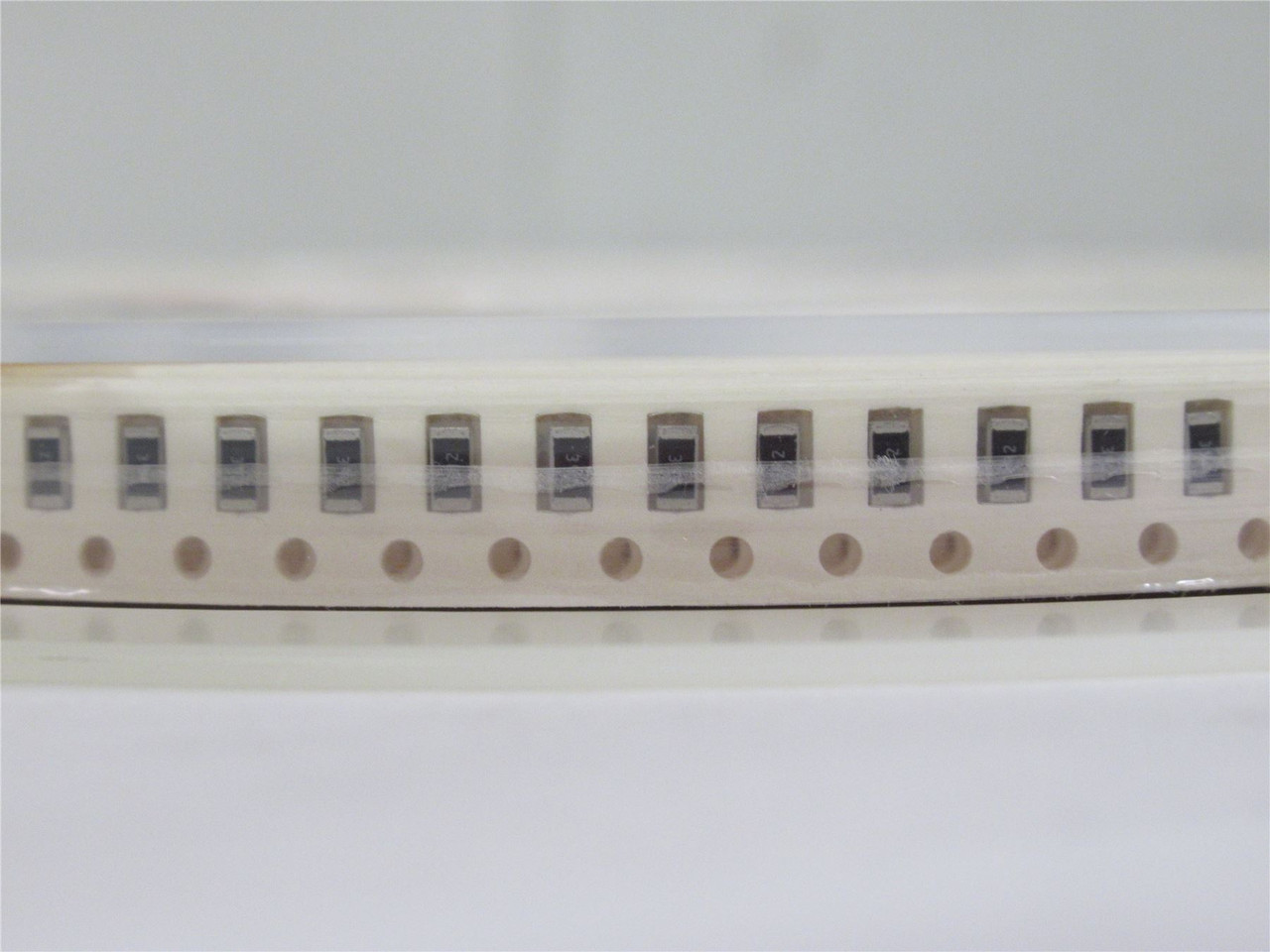 Venkel CR1206-8W-392JT; Lot-4500 Thick Film Resistor; 3.9kOhm