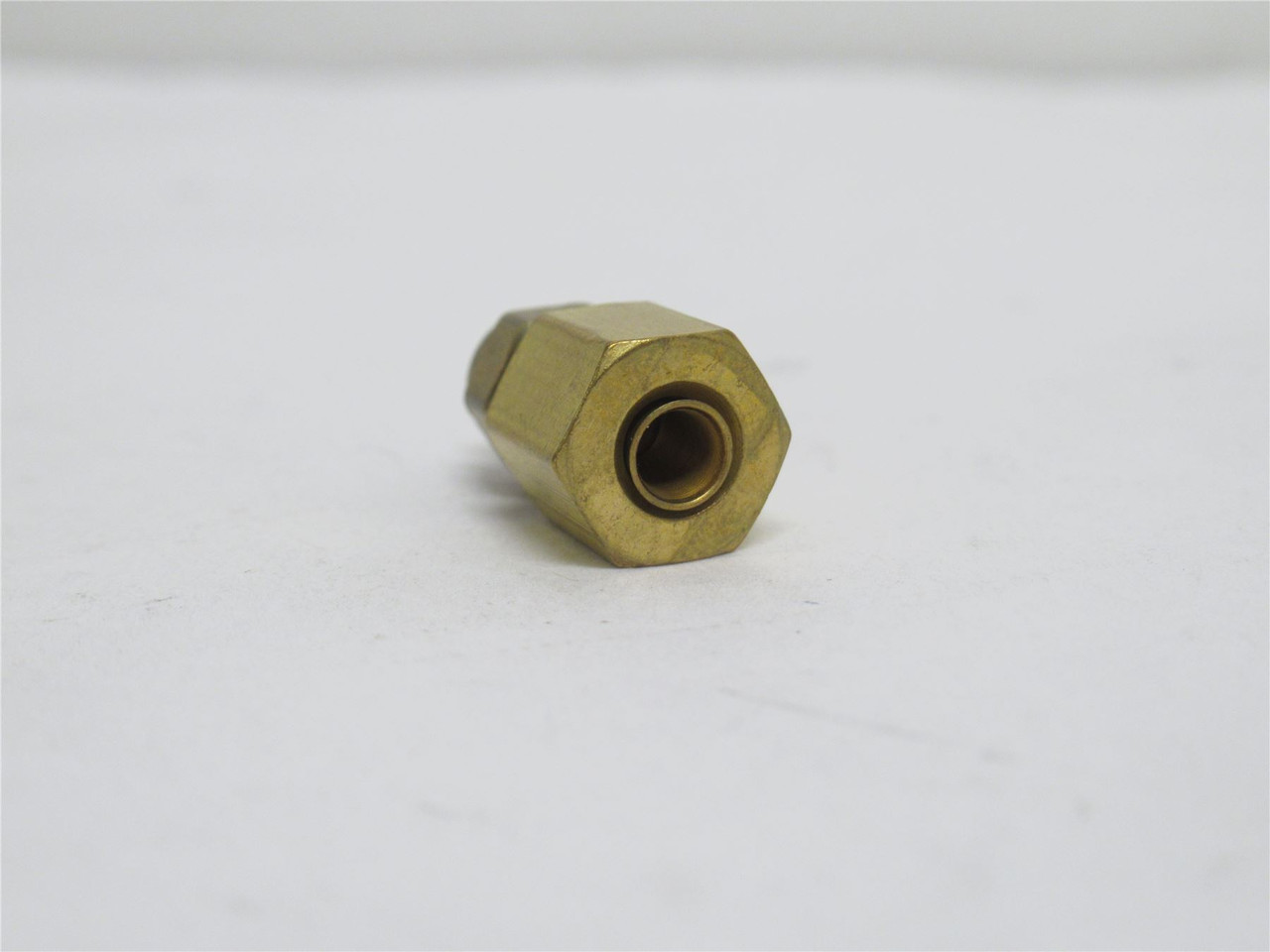 Videojet SP204476; Tube Connector; Brass; 10-32 X 1/8TB