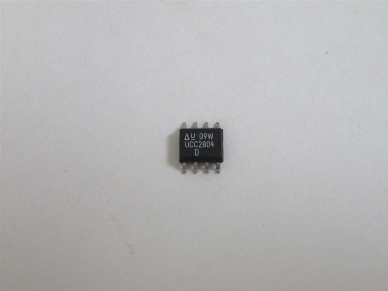 Texas Instruments UCC2804D; Lot-24 PWM Switching Controller