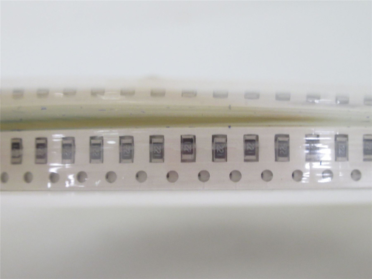 Venkel CR1206-8W-221JT; Lot-1850 Thick Film Resistor 220Ohm