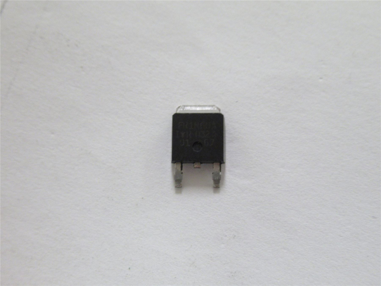 IR FR1NG0A; Lot-24 IC Chip; 032A