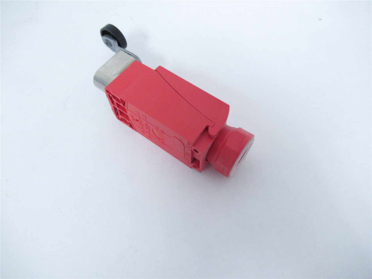 Telemecanique XCSP3918N12; SWITCH SNAP ACT 3PST 1.5A 240V