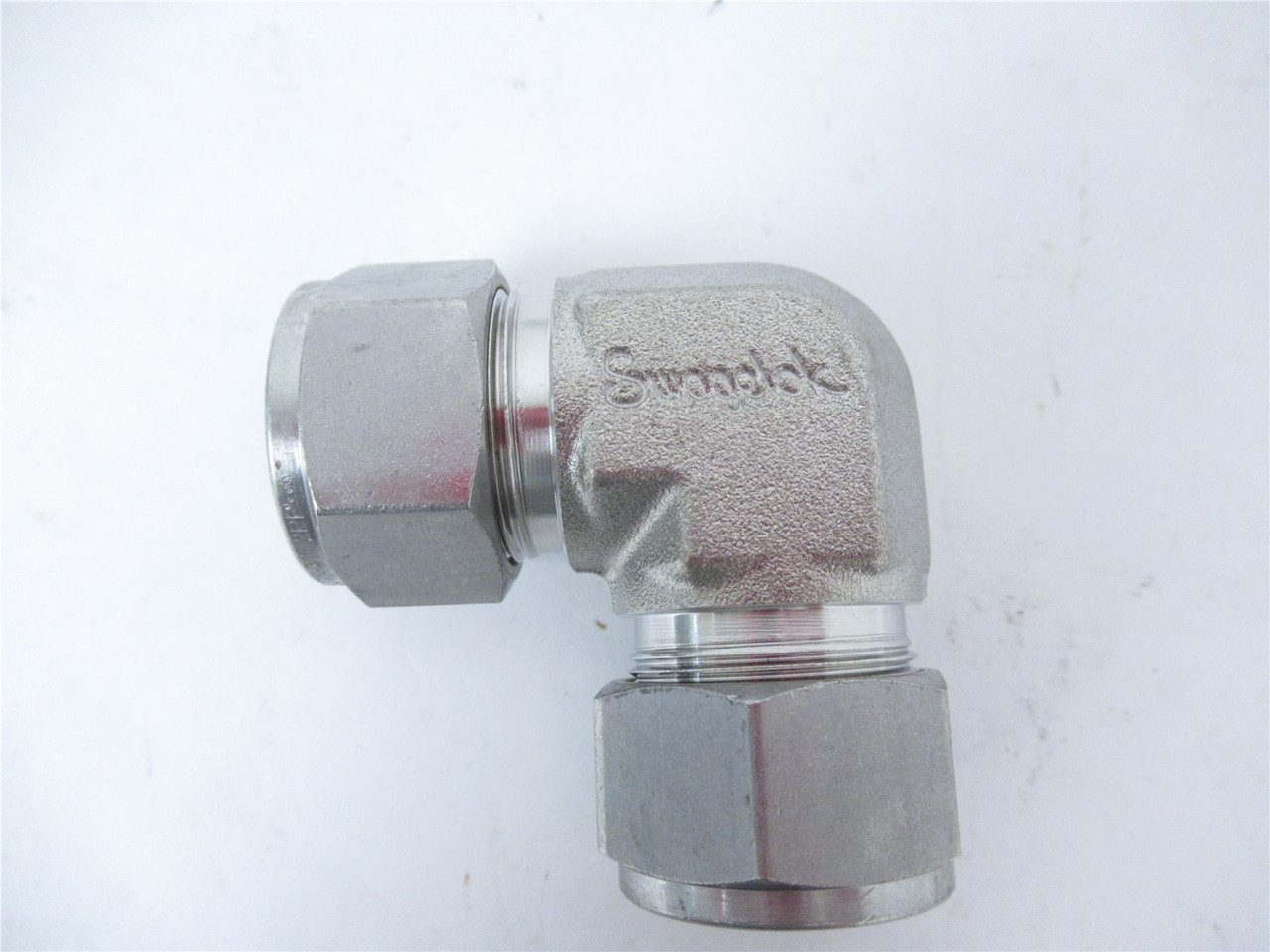 Swagelok SS-1210-9; SS Tube Fitting Union Elbow 3/4" 90Degree