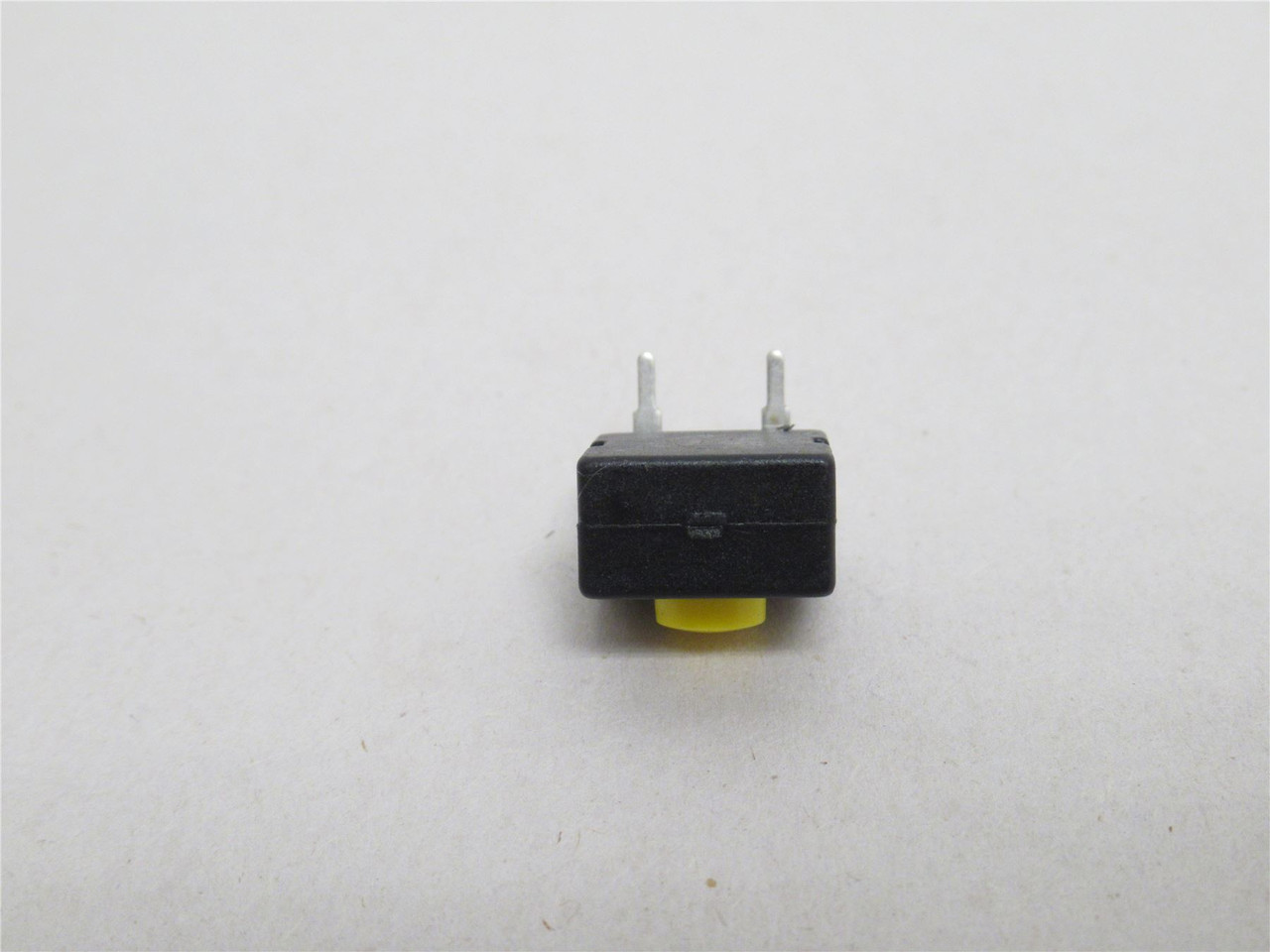 Judico 50-0015-00; Lot-21; Pushbutton Switches SPST 0.3A; 12V