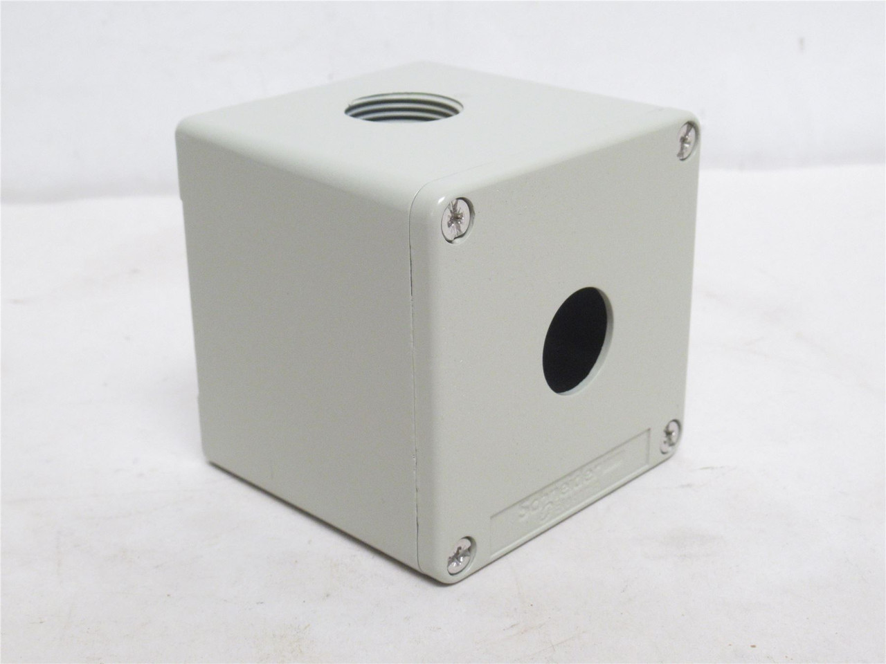 Schneider XAPG19501; Die Cast Empty Control Station 22mm Hole