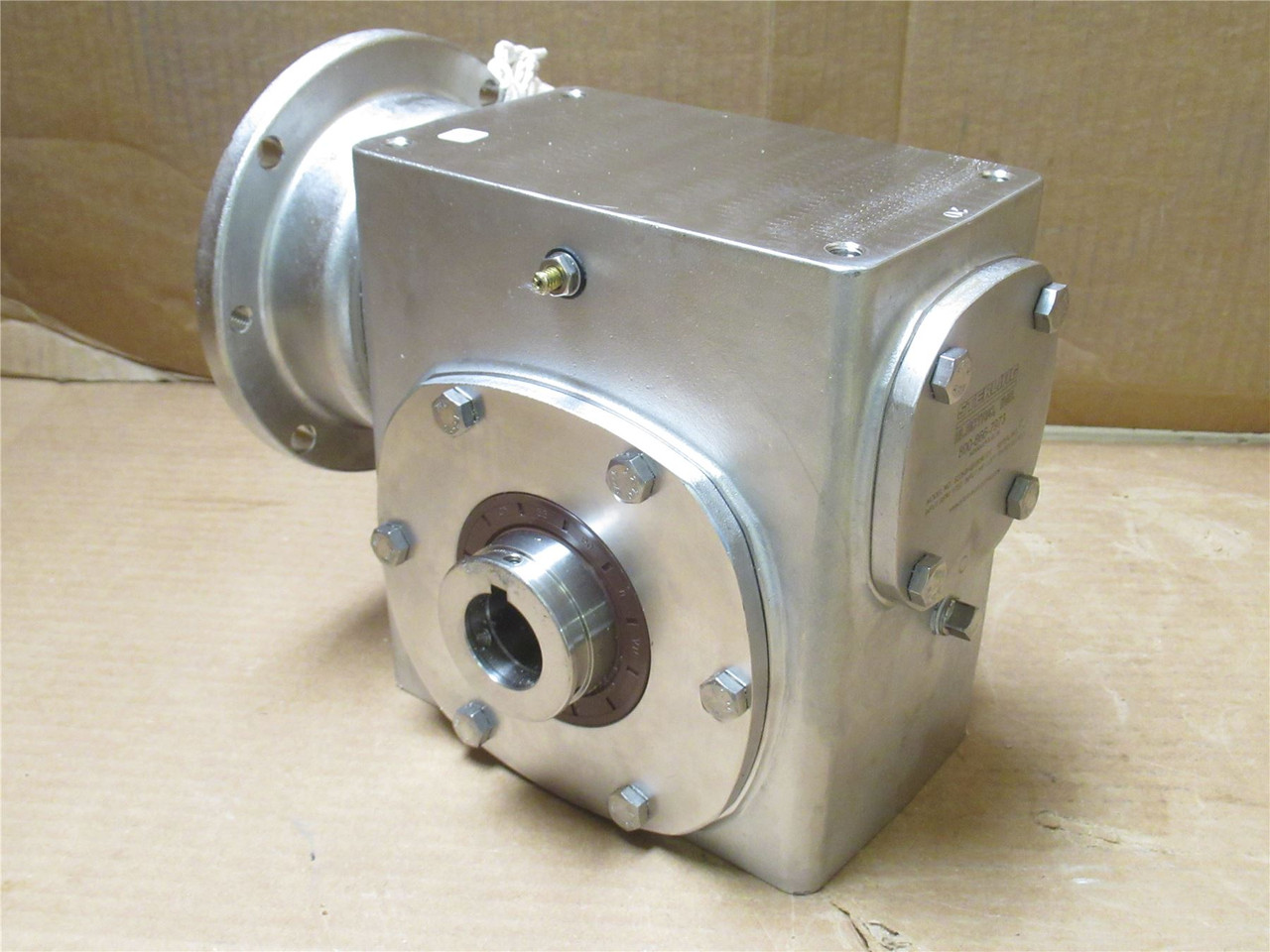 Sterling S2262HQ02056121; Gear Reducer; SS; RA; 20:1 Ratio