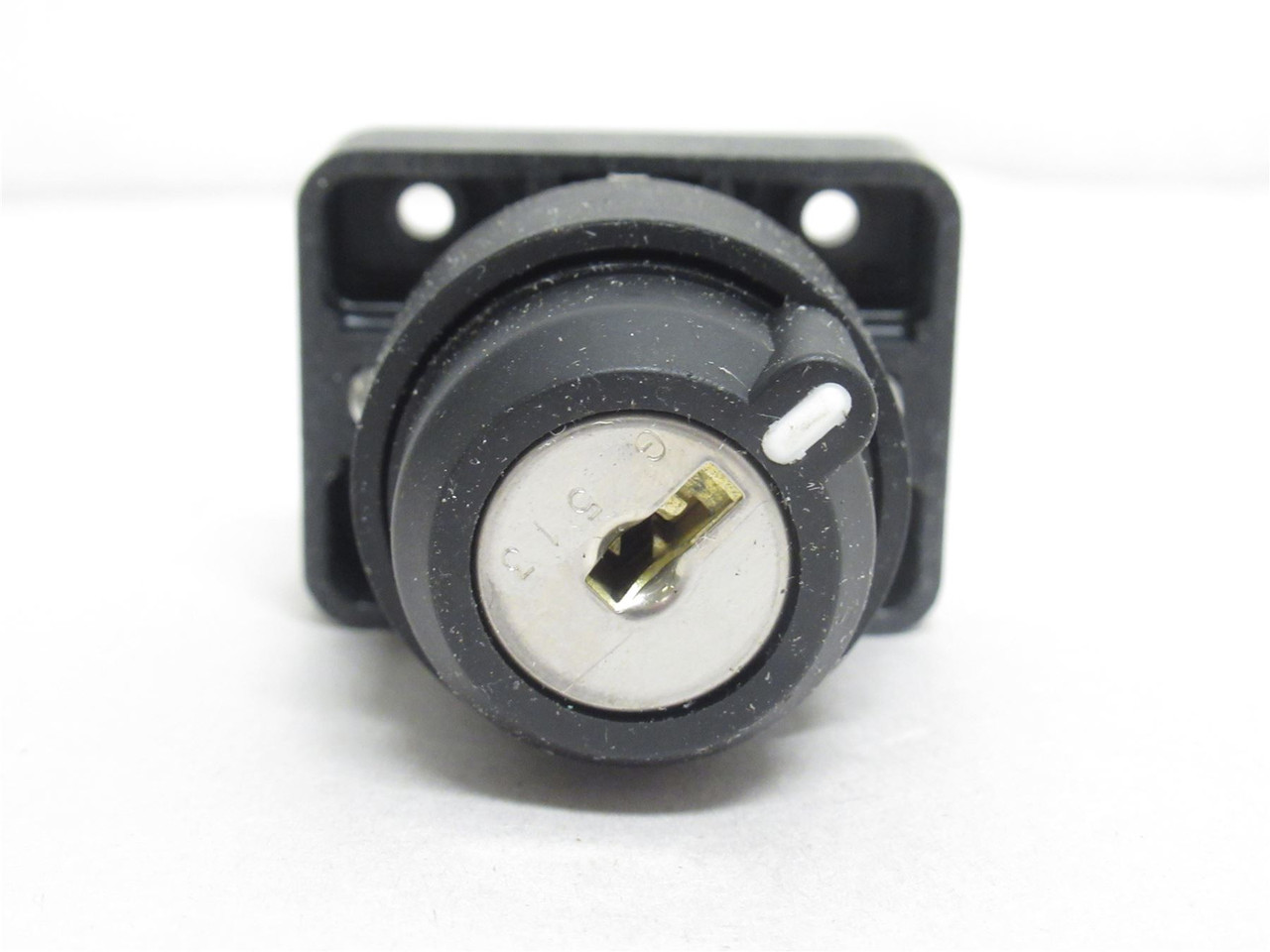 Automation Direct GCX3420; Keyed Selector Switch; 2-Pos; 22mm