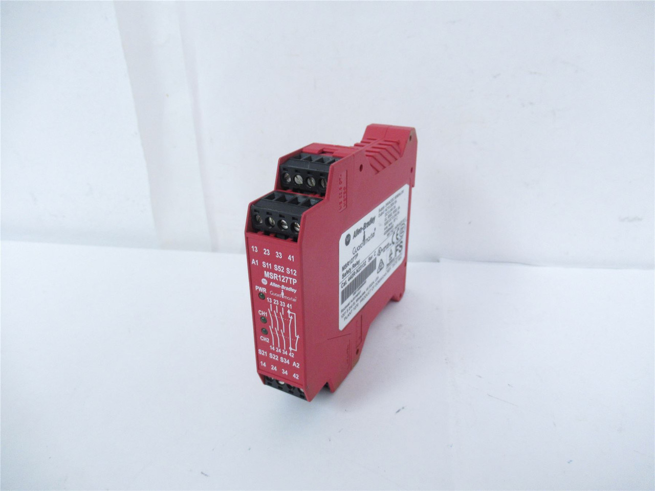Allen-Bradley 440R-N23132; Safety Relay  24 V AC/DC